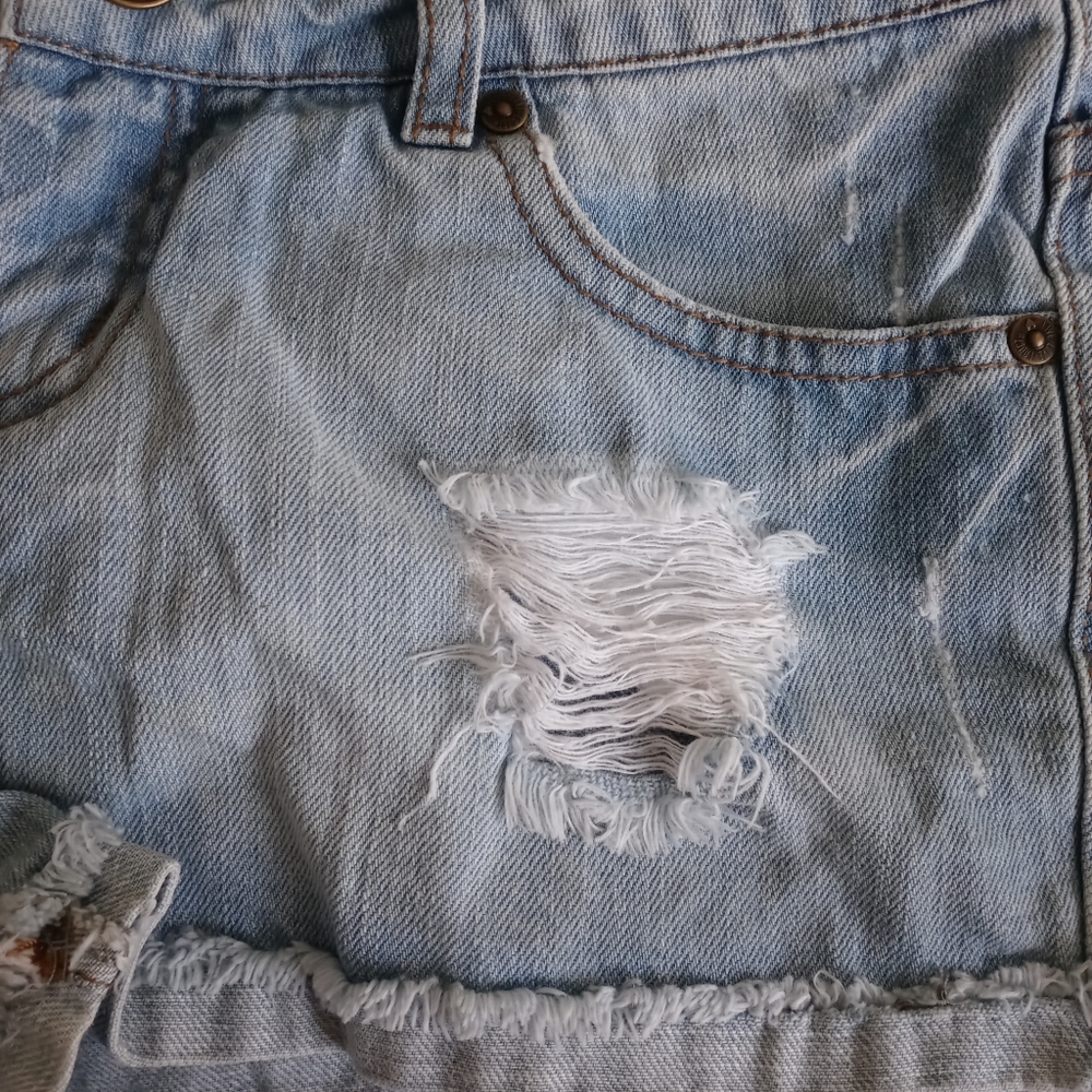 Short Jean - Picture 3 of 4